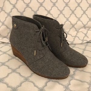 Dr. Scholl’s grey booties
